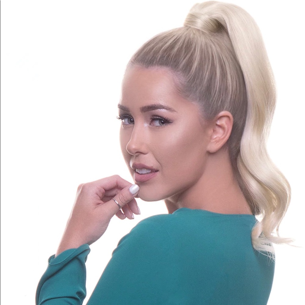 New In Box Bellami Ash Blonde Ponytail 16 inches